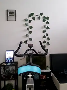 jesicardiente27 online show from November 3, 2025, 4:21 pm