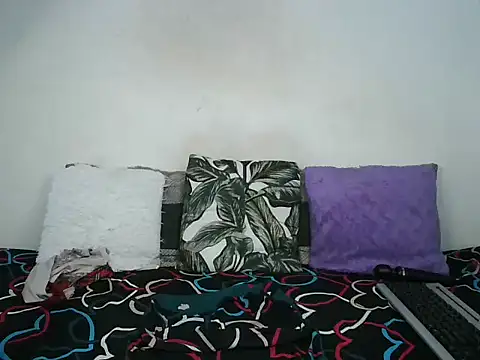 Thickqueenxxx online show from April 18, 2026, 6:05 am