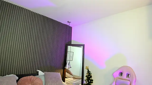 Axel brunette1 online show from December 19, 2025, 8:00 pm