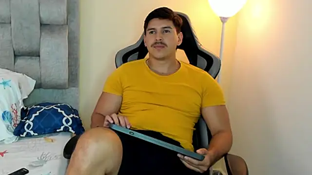 Snapshot of victor_vixen chatting on February 2, 2026, 11:37 pm victor vixen online show from February 2, 2026, 11:37 pm