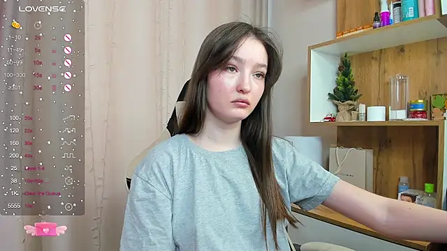 Fairyy Moon online show from February 13, 2025, 8:06 am