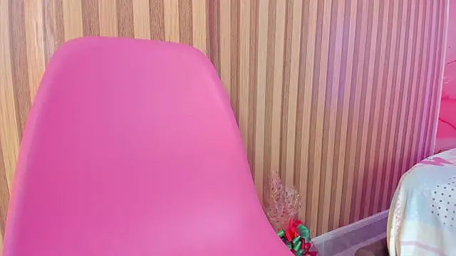 Taylor  cooper online show from December 22, 2025, 6:41 pm