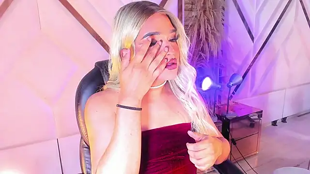 Elody Preysler69 online show from December 19, 2025, 3:32 am