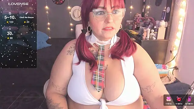 Ivonnee   online show from February 21, 2025, 2:17 am