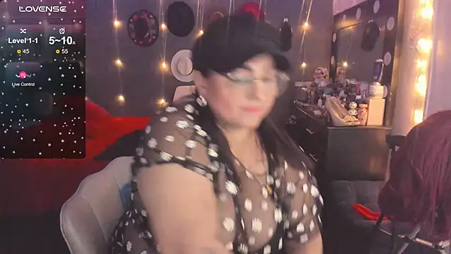 Ivonnee   online show from March 5, 2025, 4:56 am