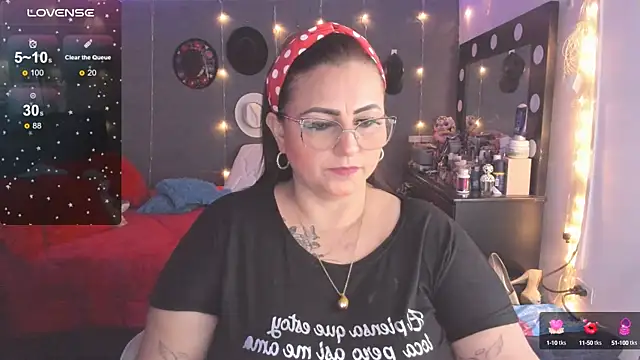 Ivonnee   online show from February 26, 2025, 3:35 am