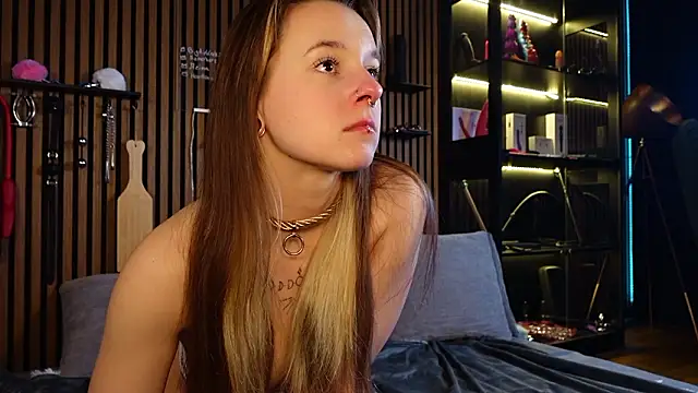 Izzy Inked online show from March 18, 2026, 8:21 pm