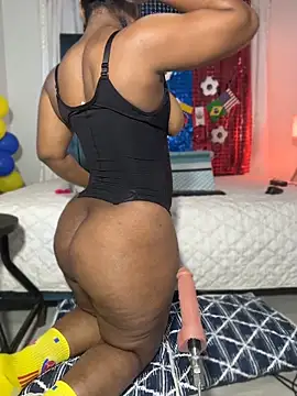 Snapshot of sweetebony_970 chatting on June 19, 2026, 12:44 pm sweetebony 970 online show from June 19, 2026, 12:44 pm