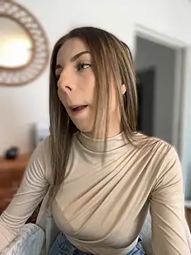 Mia Ethan online show from October 29, 2025, 8:35 am