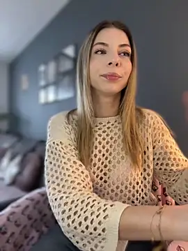 Mia Ethan online show from March 19, 2026, 9:53 am