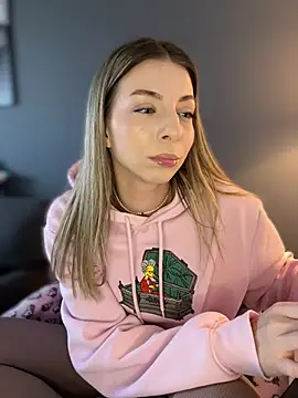 Mia Ethan online show from March 9, 2026, 2:09 pm