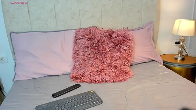  maria foxx  online show from February 17, 2026, 7:00 pm