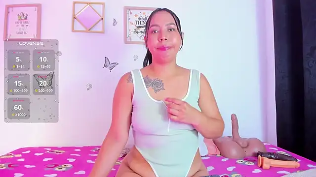 EmmaRogers online show from September 26, 2025, 2:24 pm