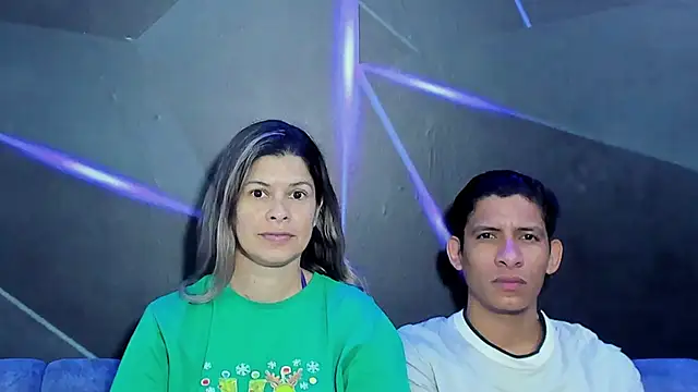 playsgirlhot online show from April 12, 2026, 11:19 pm