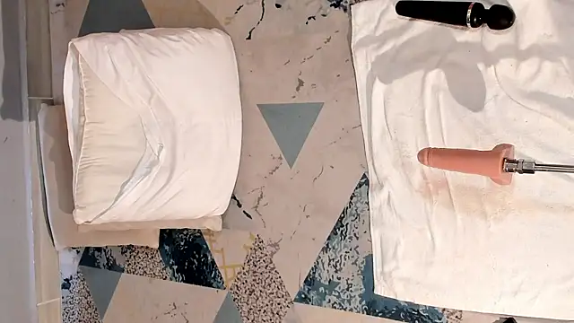 Eilin clio online show from March 17, 2025, 10:51 pm