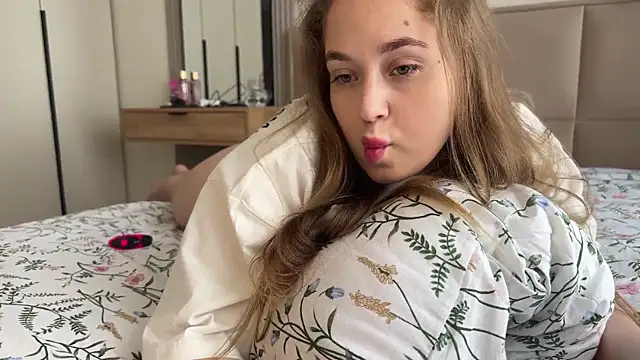 endlesssoffi online show from July 9, 2026, 1:21 pm