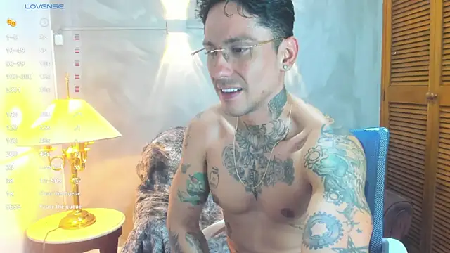 Snapshot of Dylanstonne chatting on January 16, 2025, 8:46 pm Dylanstonne online show from January 16, 2025, 8:46 pm