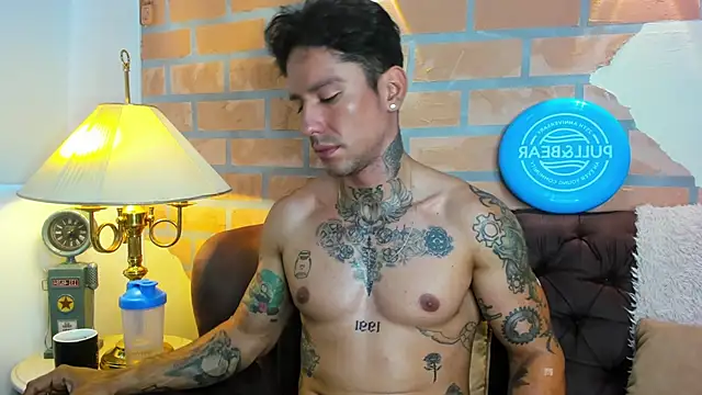 Snapshot of Dylanstonne chatting on March 9, 2025, 1:48 pm Dylanstonne online show from March 9, 2025, 1:48 pm