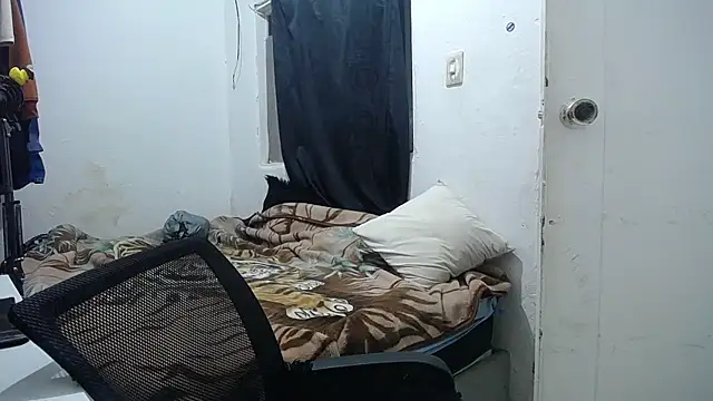 esjrobles online show from September 22, 2025, 12:33 pm