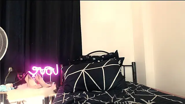 Nathalie Heartxoxo69 online show from February 27, 2026, 5:18 am