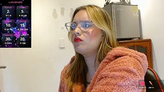 kendallclarkk03 online show from February 13, 2025, 8:17 am