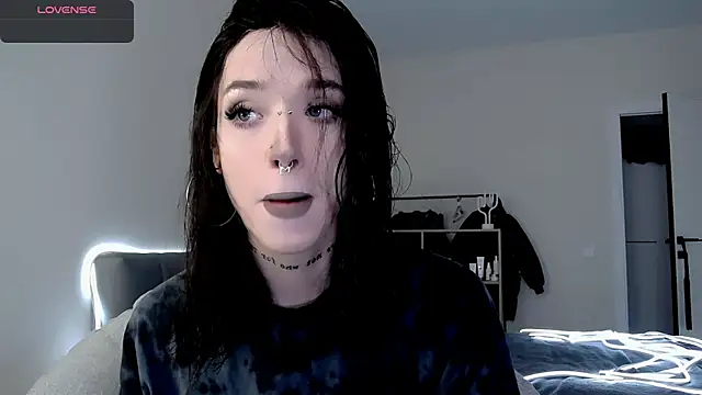 Dasha M online show from October 18, 2025, 9:33 am