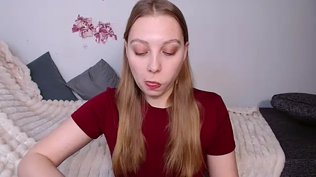 Snapshot of bellaa_love_ chatting on February 24, 2026, 12:11 am bellaa love online show from February 24, 2026, 12:11 am