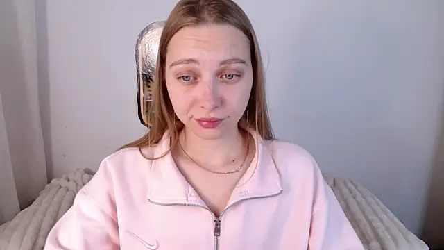 bellaa love  online show from May 25, 2026, 12:54 am
