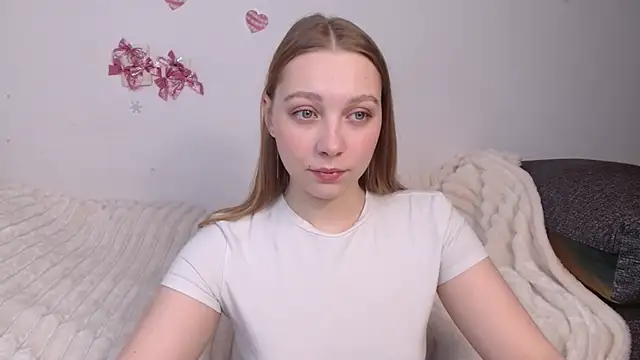 bellaa love  online show from March 3, 2026, 11:34 pm