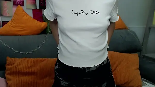 MilanaRoza online show from October 26, 2025, 5:57 pm