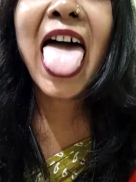 yoursweety09 online show from October 30, 2025, 8:23 am