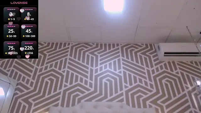 SashaDurante online show from May 29, 2026, 9:10 pm