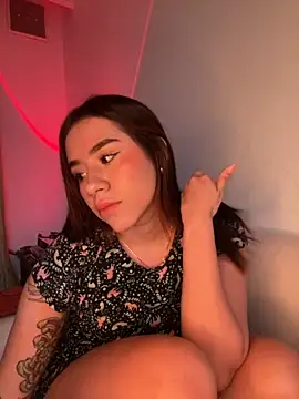 Im Valen Cute online show from November 12, 2025, 3:32 am