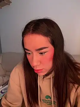 Im Valen Cute online show from June 7, 2026, 10:15 pm