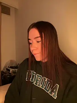 Im Valen Cute online show from November 9, 2025, 1:42 am