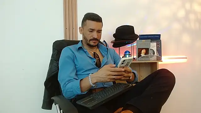 Reiko 85  online show from November 27, 2025, 2:50 pm