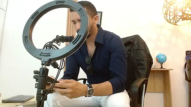 Reiko 85  online show from October 6, 2025, 2:40 pm