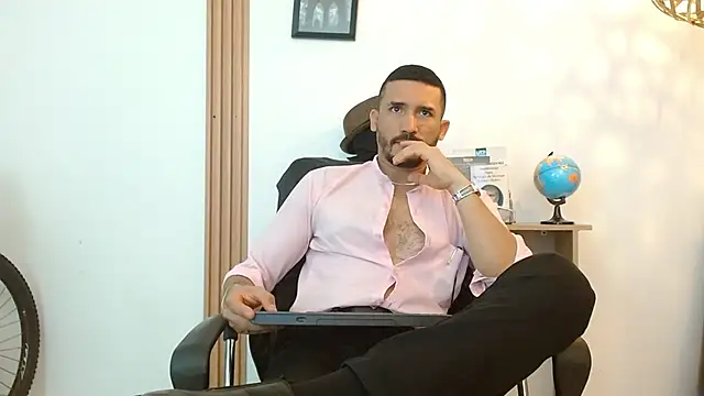 Reiko 85  online show from September 25, 2025, 2:45 pm