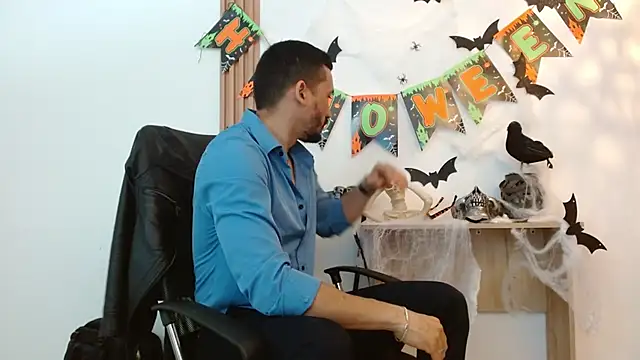 Reiko 85  online show from October 8, 2025, 2:51 pm