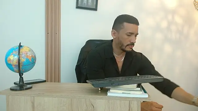 Reiko 85  online show from September 28, 2025, 3:30 pm