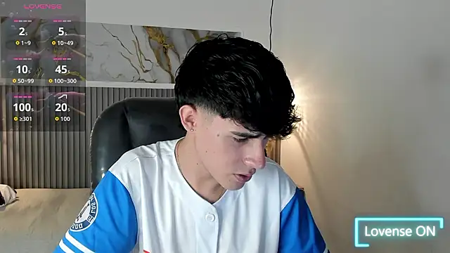 Dyla n18 online show from March 27, 2026, 8:54 pm