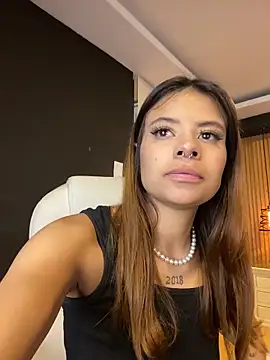Snapshot of Antonella_Torres2 chatting on June 11, 2026, 12:43 am Antonella Torres2 online show from June 11, 2026, 12:43 am