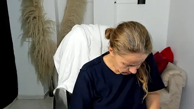 Milf karlye online show from March 26, 2026, 1:48 am