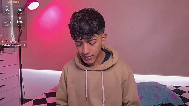 teobowny  online show from November 26, 2025, 1:22 pm