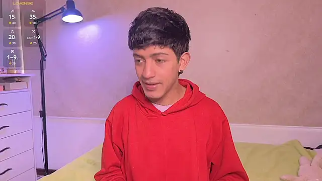 Snapshot of teobowny_ chatting on April 19, 2026, 5:47 pm teobowny online show from April 19, 2026, 5:47 pm