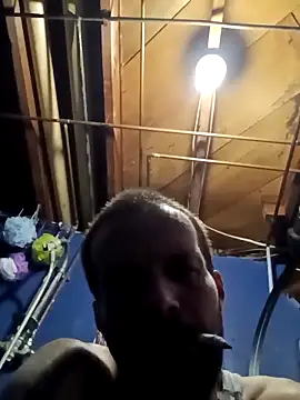 Whipit323 online show from April 17, 2026, 9:39 pm