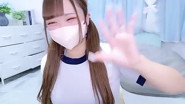 MAIKA pyon online show from December 18, 2025, 5:17 pm