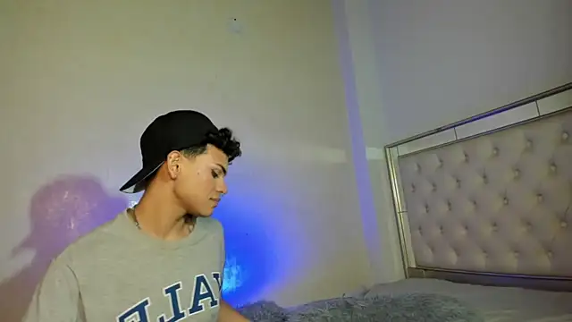 Snapshot of matt_wesley chatting on December 19, 2024, 6:45 pm matt wesley online show from December 19, 2024, 6:45 pm