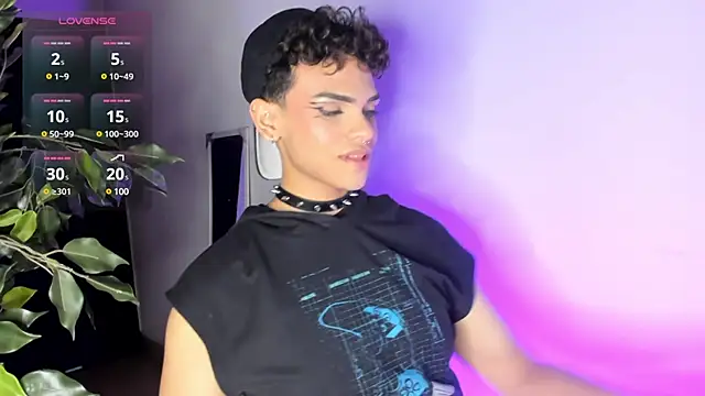 Snapshot of matt_wesley chatting on December 23, 2024, 12:30 pm matt wesley online show from December 23, 2024, 12:30 pm