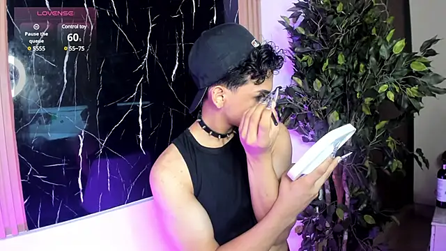 Snapshot of matt_wesley chatting on December 22, 2024, 11:44 am matt wesley online show from December 22, 2024, 11:44 am